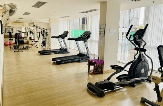 2 bedroom flat with gym 3