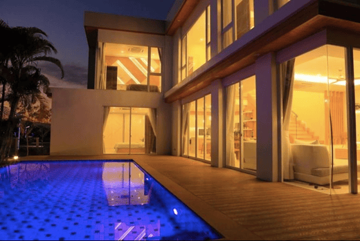 4 bedroom villa private pool