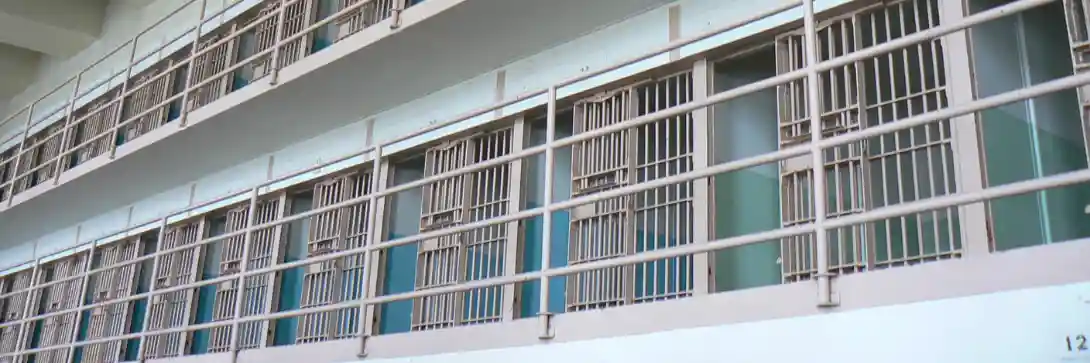 This retired professor asked his students every year how much money it would take for them to spend a year in prison. Their answer might shock you